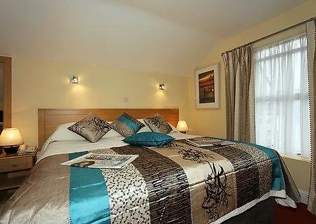 Garnish Hotel