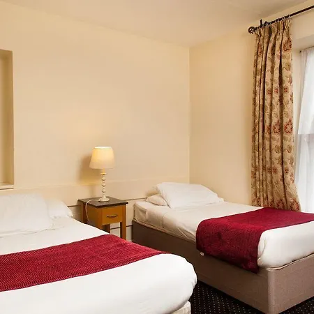 Garnish Hotel 3*